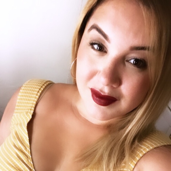 Meet your Posher, Crystal - Picture 1 of 1